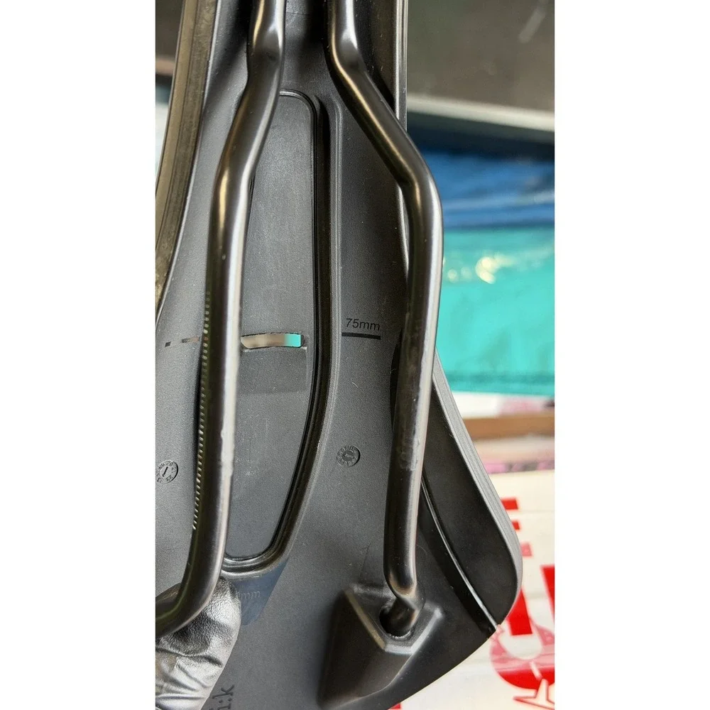 fi'zi:k Argo Vento R5 140mm Bicycle Saddle‎ - Used - Good